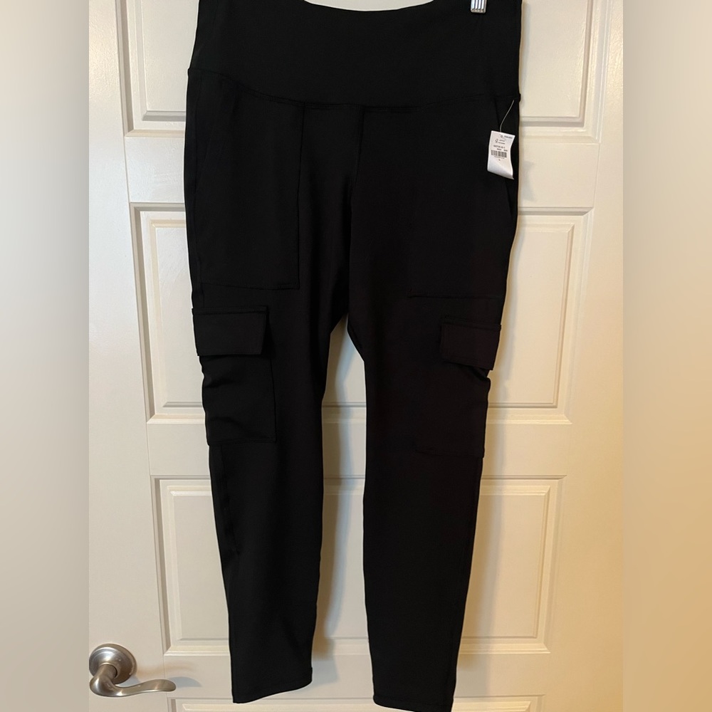 Brand new Old Navy leggings with Cargo pockets